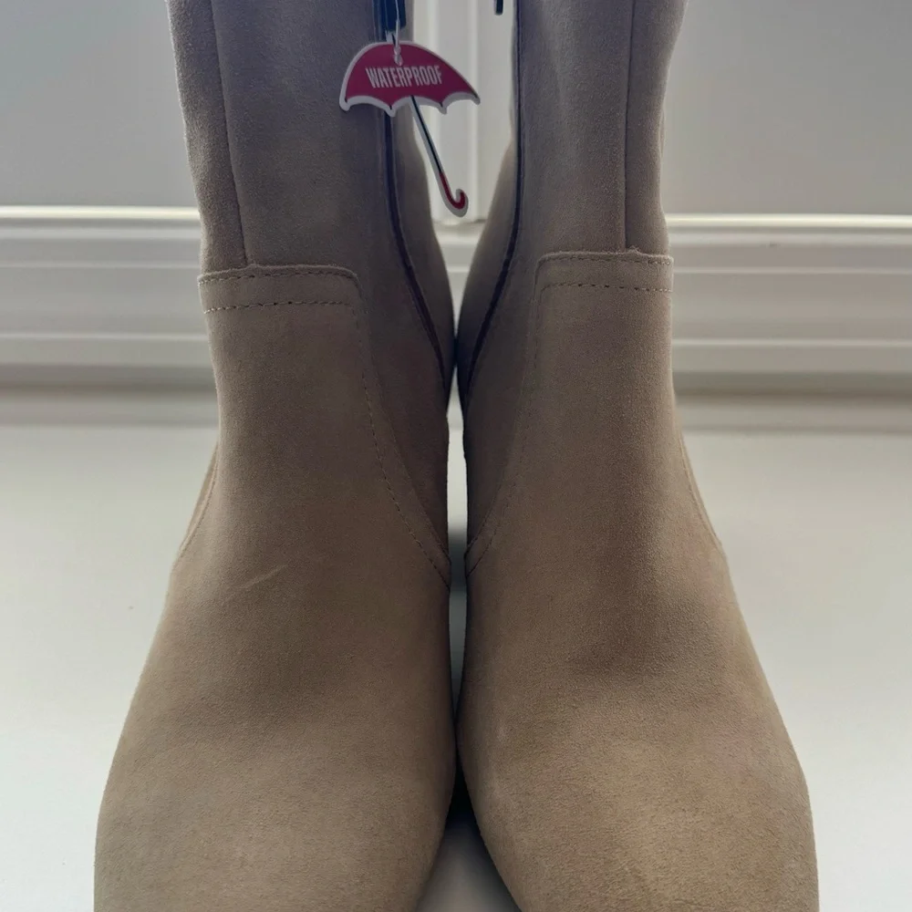 Blondo‎ Women's Sadie Ankle Boot 9.5 Taupe Suede Waterproof